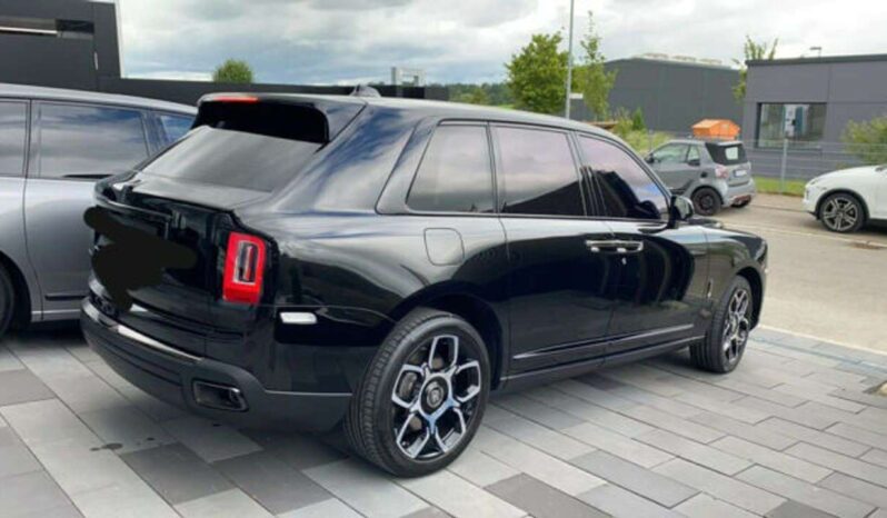 Rolls-Royce Cullinan Black BADGE voll
